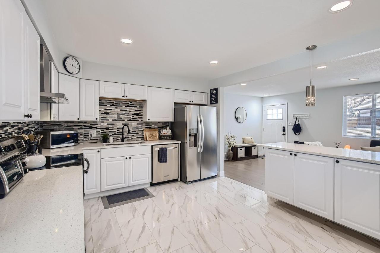 Peaceful Downtown Denver Retreat: 4BR Comfort Arvada Exterior photo